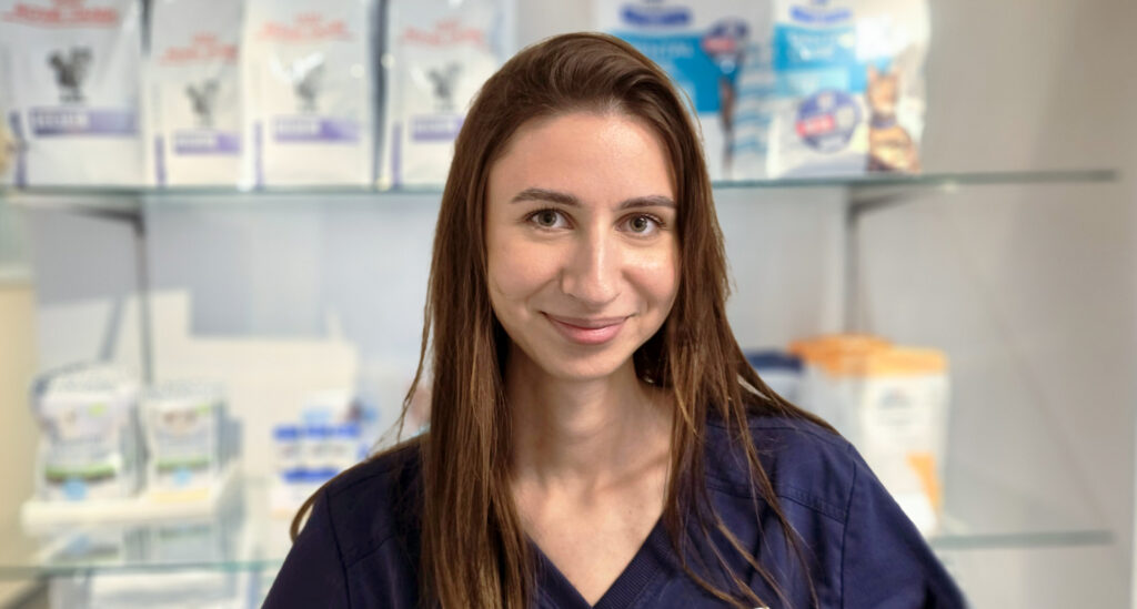 Andreea Cazacu Leitende Tieraerztin MeikoVet Uster PetMed Tierarzt